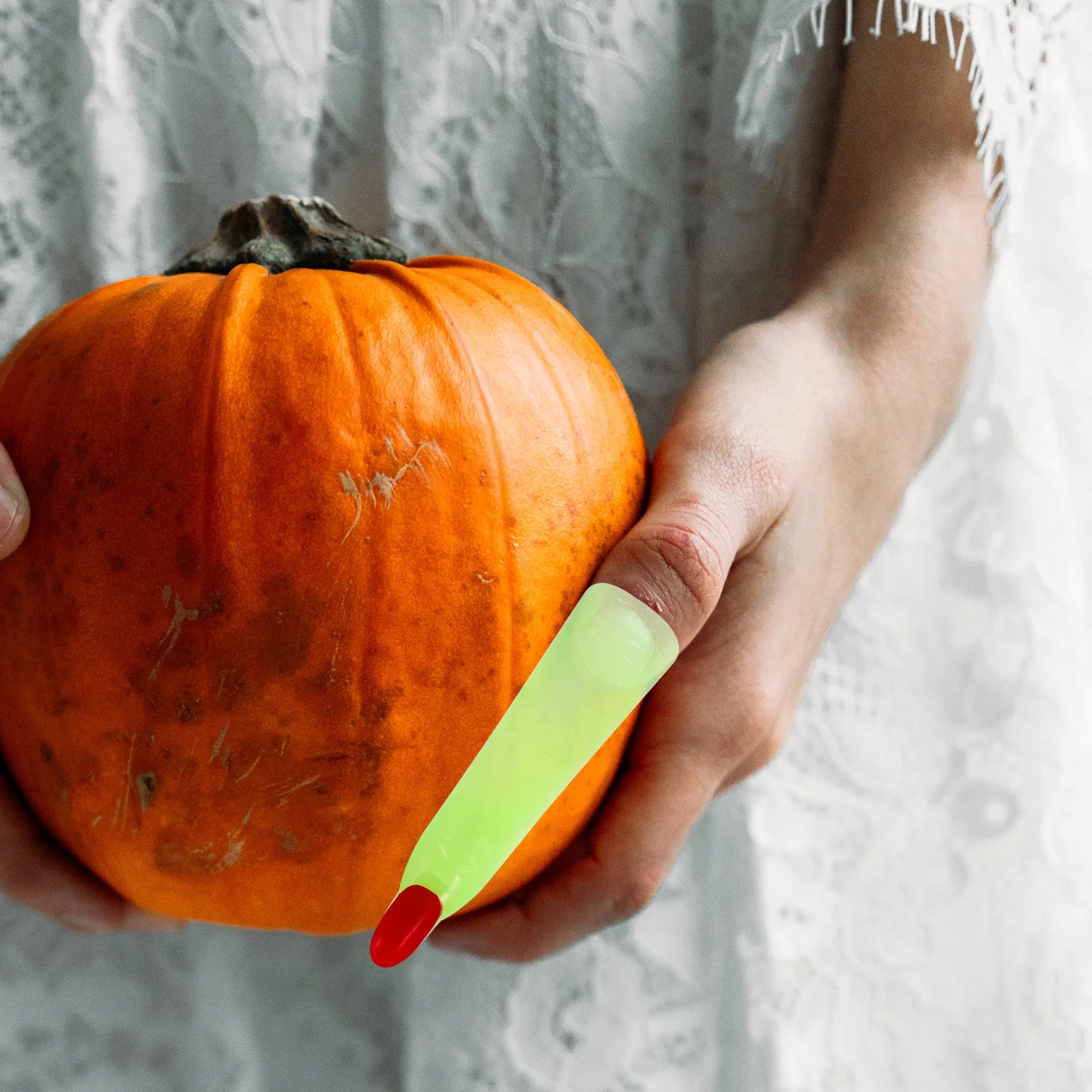 

50pcs Night Glow Fingers Witch Nails Luminous Covers Costume Party Supplies Halloween Props False Nails Hand Puppets