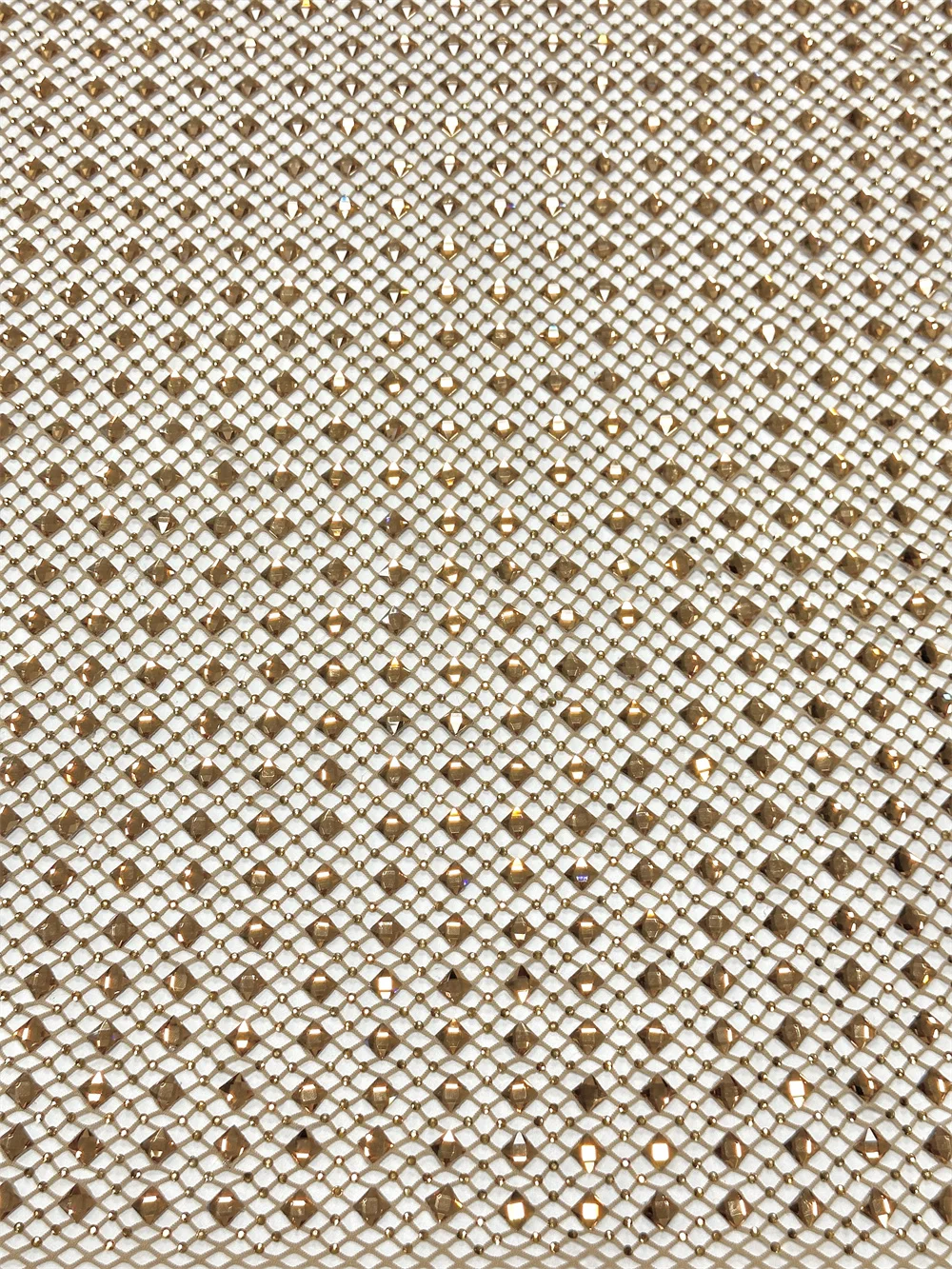 Meest populaire glanzende steen nieuwe mode-ontwerp stof handgemaakte stenen borduurwerk netto kant kralen voor dames bruiloft jurken