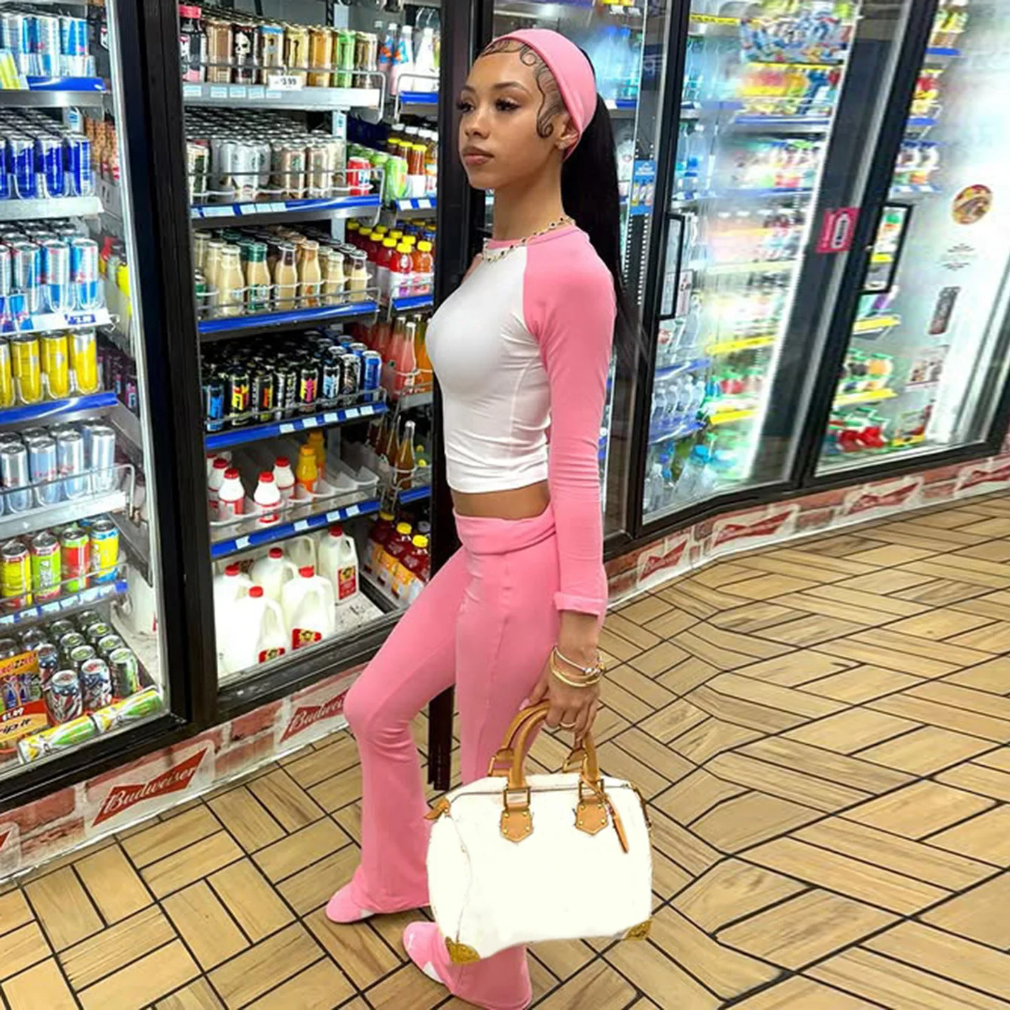 

Цветные лоскутные спортивные костюмы, женский комплект из 3 предметов, повязка на голову + футболки с длинными рукавами, укороченные топы + расклешенные брюки с рюшами, осенний костюм 2025 г.