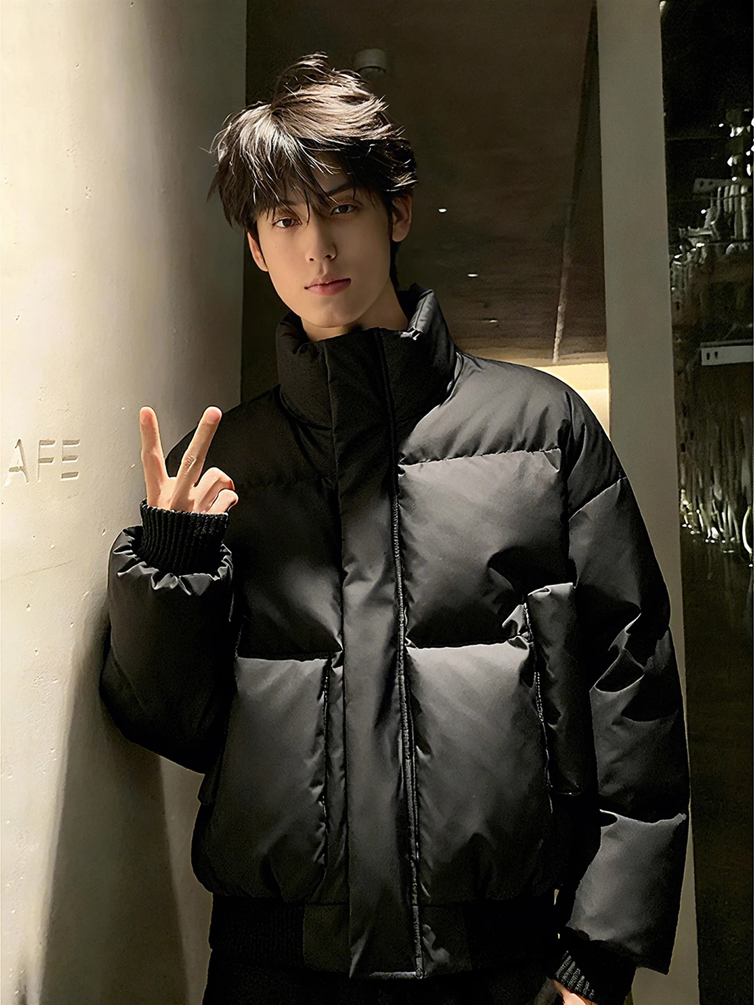 

Bla PU Leather down Cotton Jaet Men's Winter Warm ort Bread Sle Coat Youth Faion Stand Fit Thiened Zipper Closure