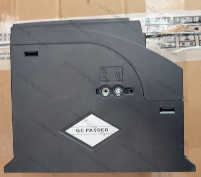 Frequency converter MD200T0.75B, power 0.75kW, three-phase 380V input and output, tested OK