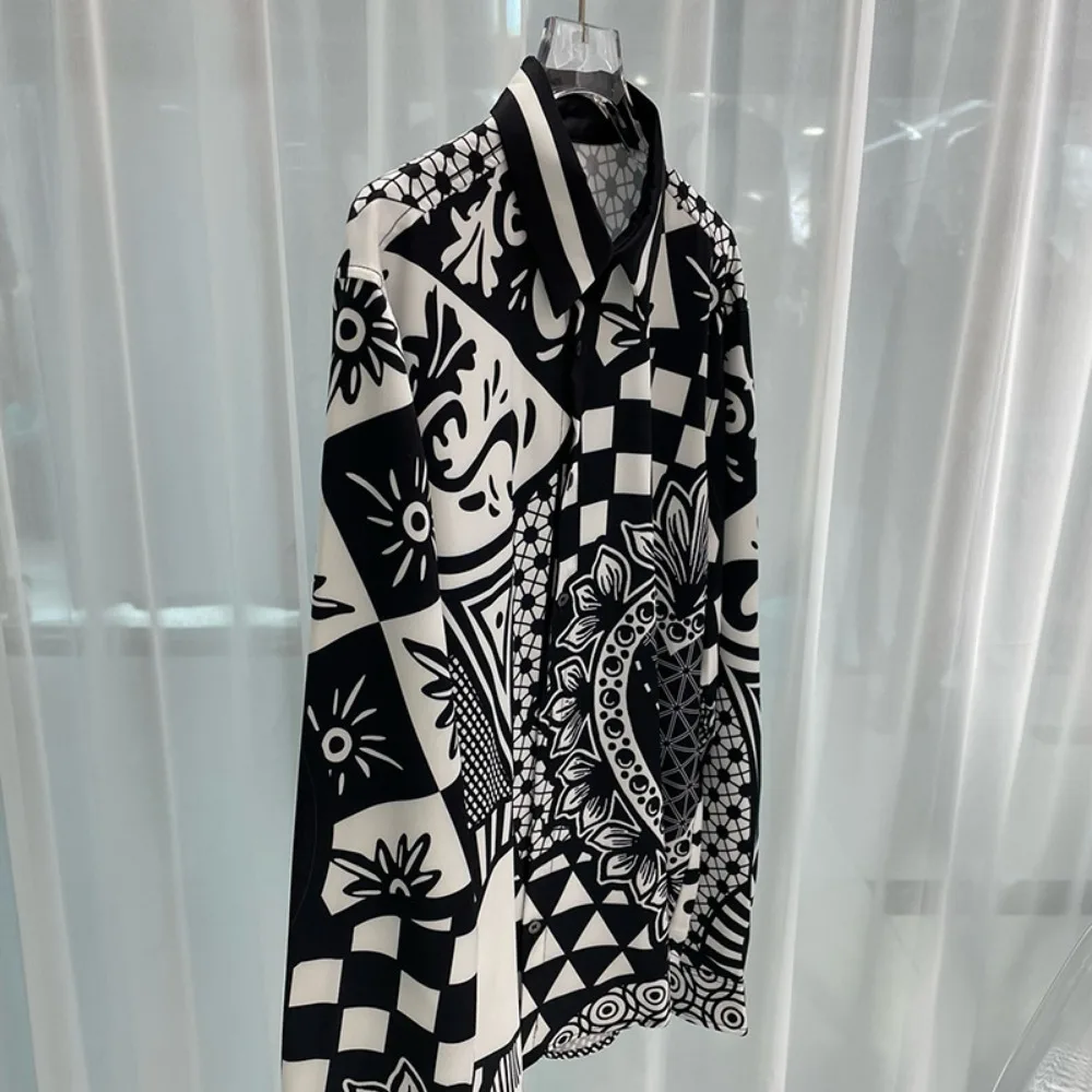 "2025 موضة الربيع والخريف للشباب قميص رجالي كاجوال مطبوع رقميًا بأكمام طويلة، فاخر. قميص رجالي