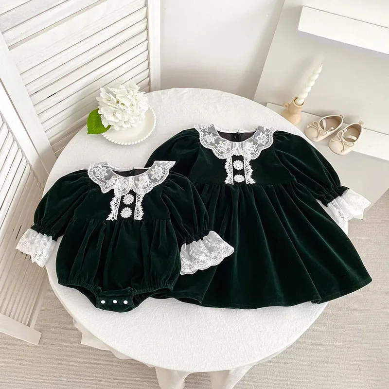 2026 New 2-6Yrs Girl Party Dress Long Sleeved Gold Velvet Lace Patchwork Baby Romper Kids Princess Dresses Christmas Style