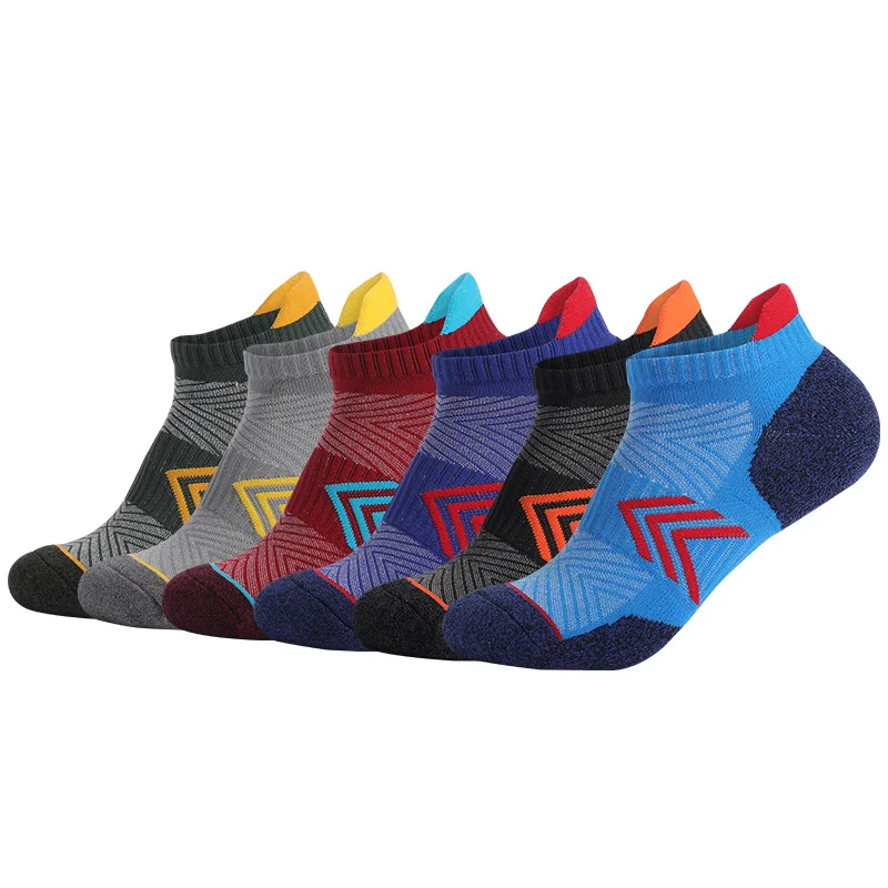 Hochwertige verdickte Herren socken atmungsaktive unsichtbare kurze Socken lässig gekämmte Baumwoll-Sport laufboot socken für den ganzen Tag