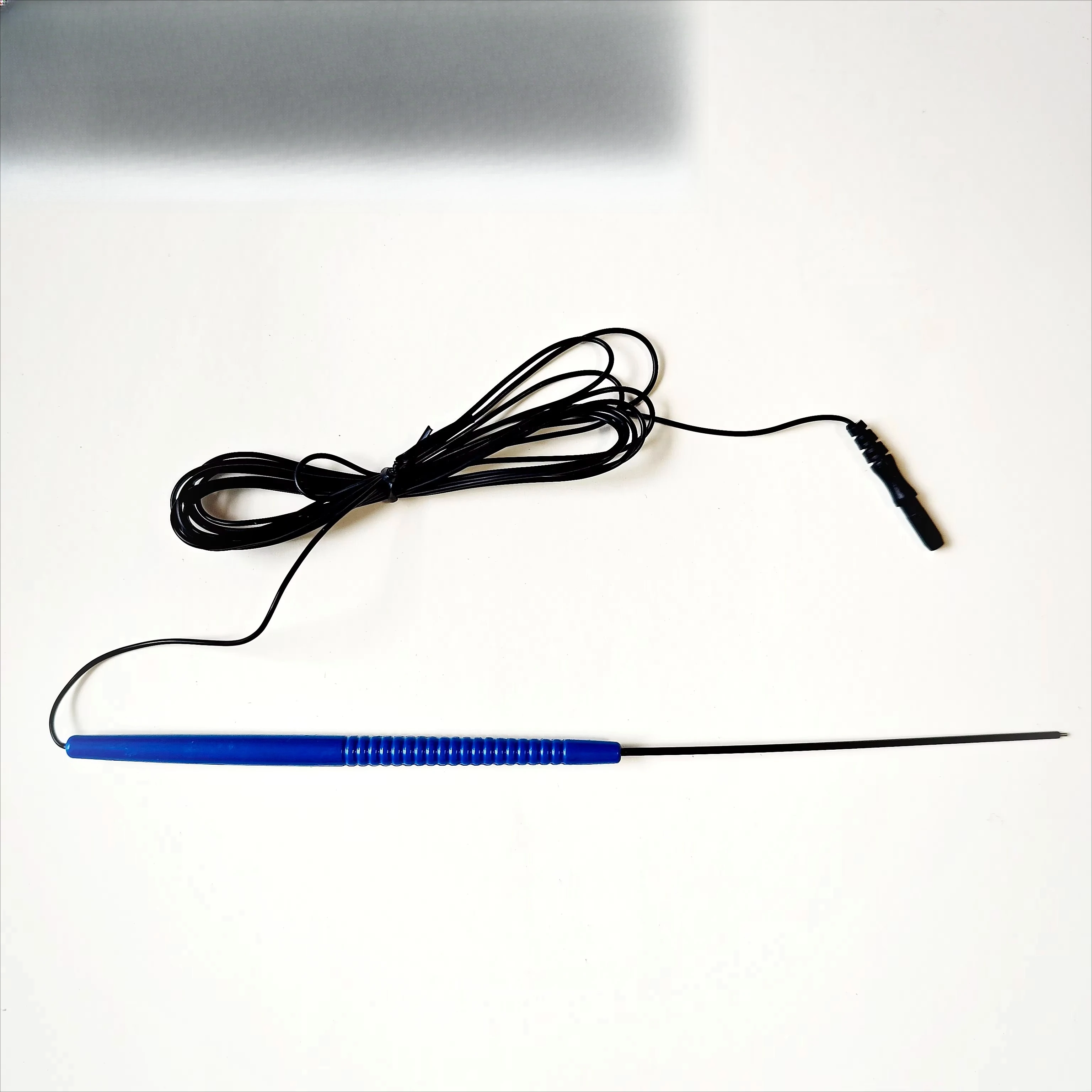 Integrated Design Armoured EMG Endotracheal Tube with EOS Disinfecting for Thyroid Surgery and Electrode Use