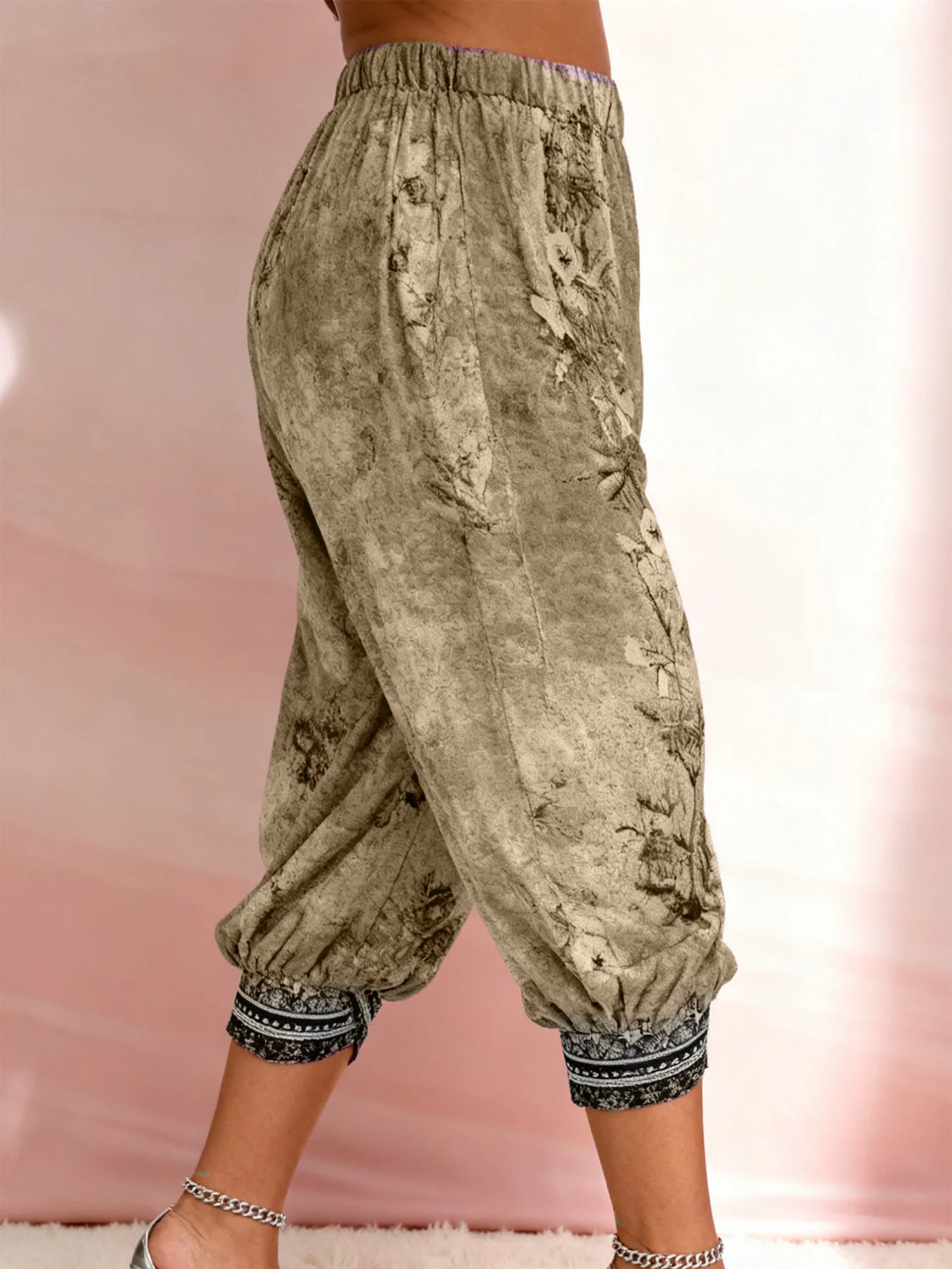 Retro Blended Floral Brushstroke Print Plus Size High Waist Wide Leg Capri Pants, Plush Breathable Comfort Stylish Casual All Season Outdoor Printed Trousers Diverse Color Range For Curvy Females image 2