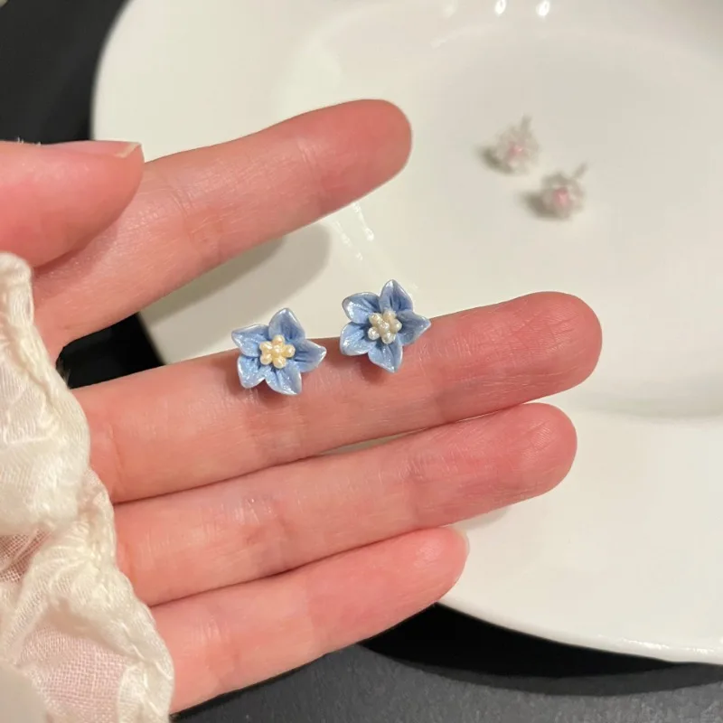 Blue camellia stud earrings 2024 spring and summer explosion new temperament sweet earrings niche design resin earrings