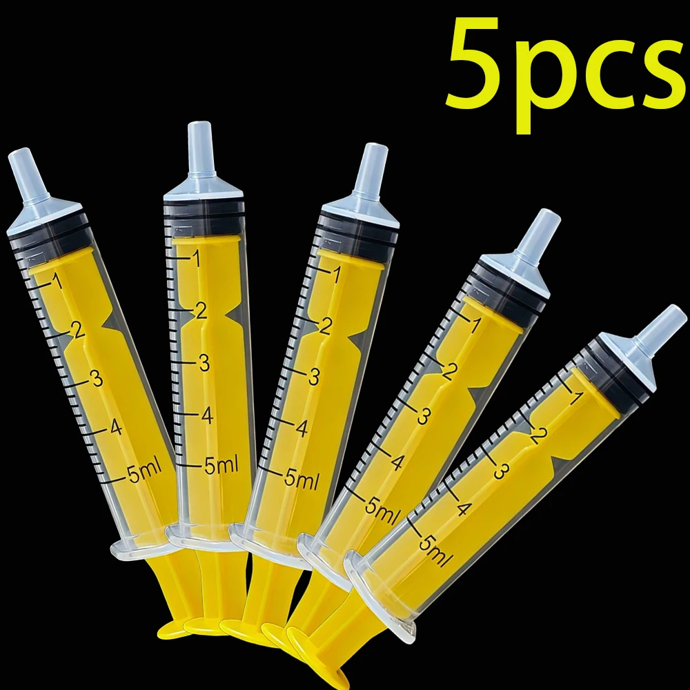 6 stuks gekleurde spuiten van 5 ml, gebruikt voor het doseren en meten van lijm, het voeren van huisdieren, het voeren van vogels, het bijvullen van inktpennen, enz., in geel, blauw, paars, groen,
