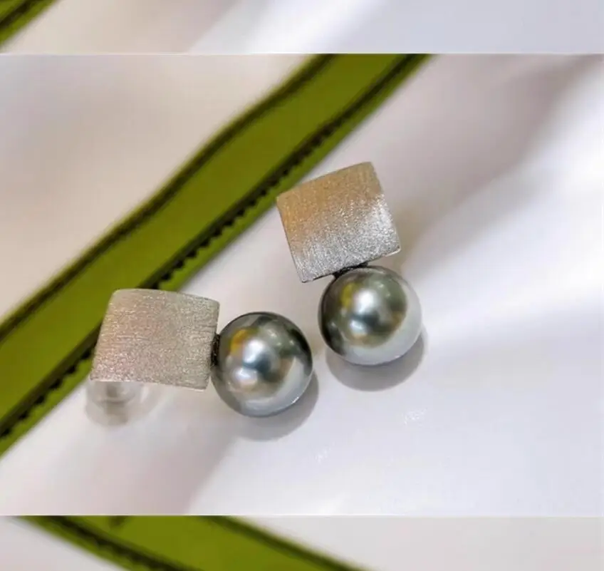 charming Pair of 8-9mm 9-10mm natural south sea black round pearl earring