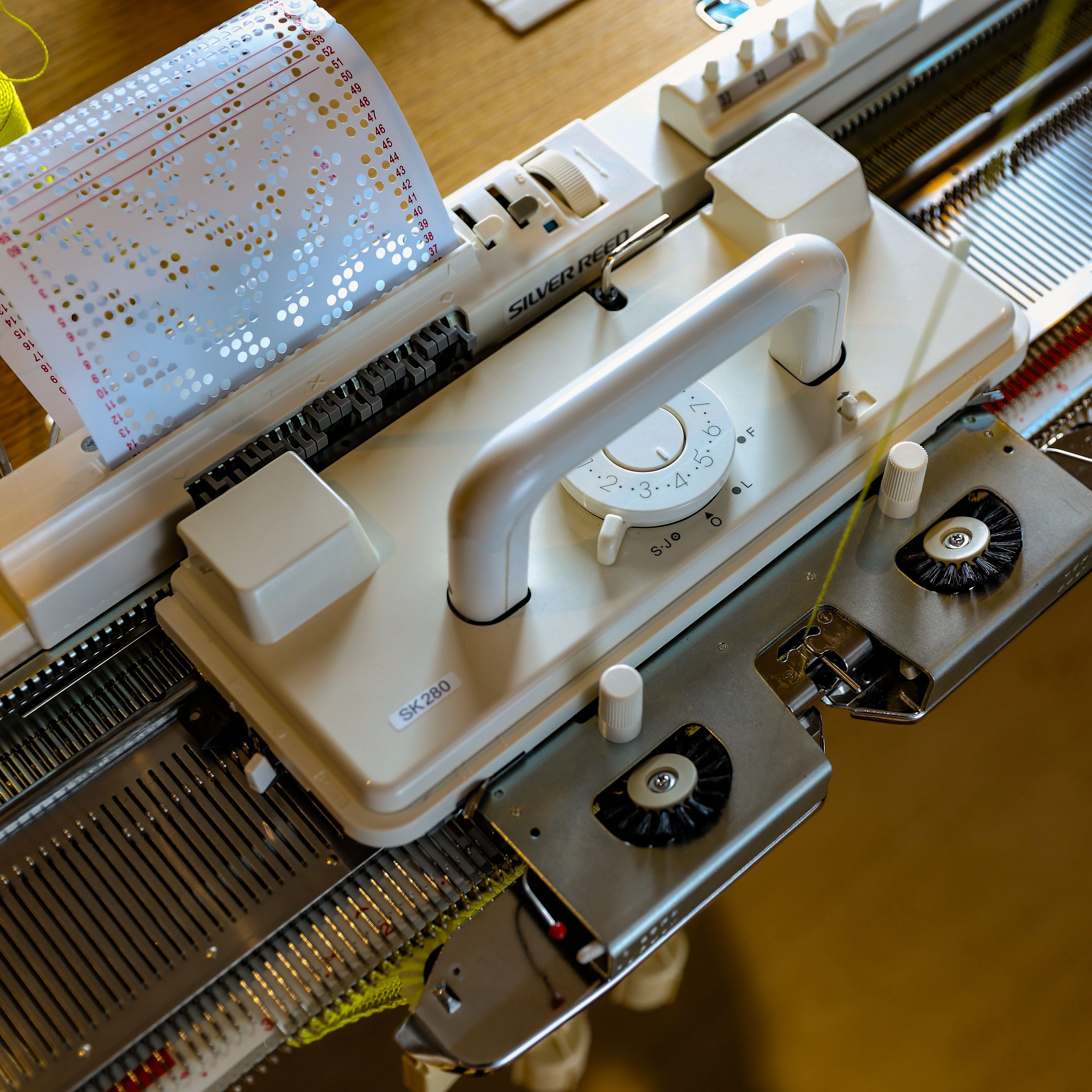 

Recruiting Agents Knitting Machine for Home Use Condition Premium Weaving Machinery Hand-Driven for Silver Reed SK280