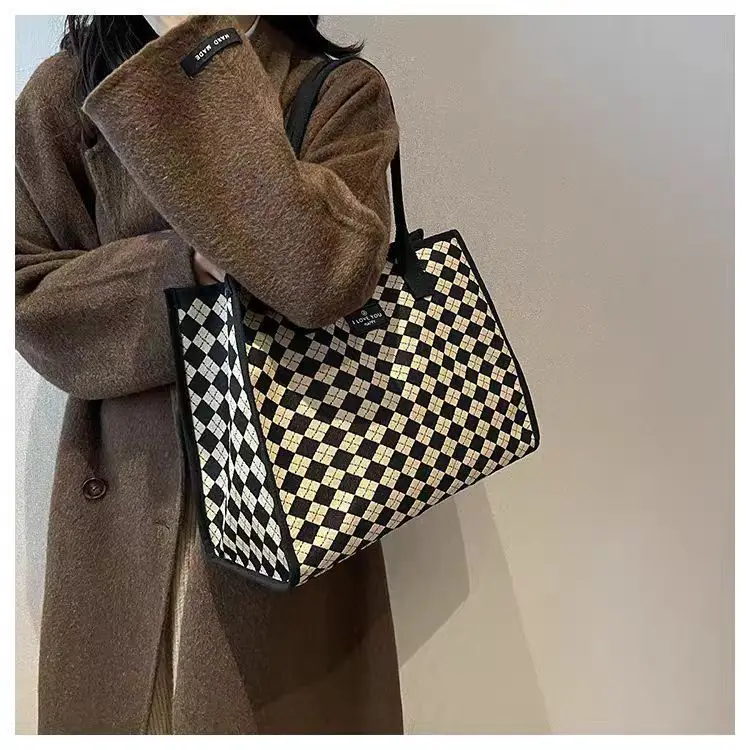 

2026 High-End Diamond Quilted Canvas Shoulder Tote Bag Large Capacity Fashion Shopping Bag for Students And Mommy Commuting