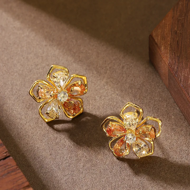 

Stylish, exquisite, simple and personalized zircon hollow petal earrings, light luxury, high-end and versatile earrings
