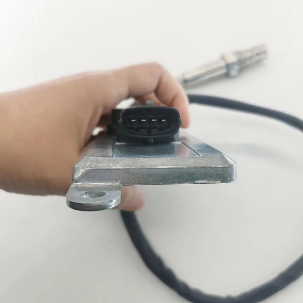Original High Quality New For 2894940 5WK96675A A034X847 Nitrox Oxygen Sensor Nox Sensor For Cummins VOLVO DAF XF Truck