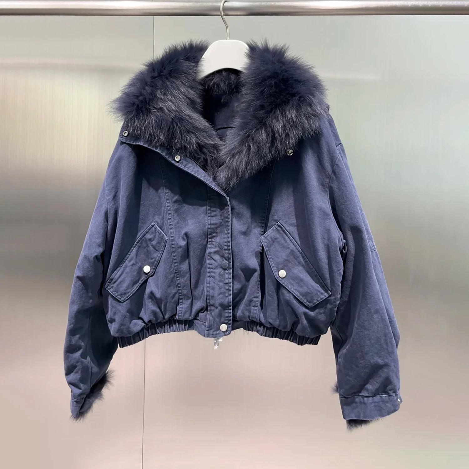 

Элитная женская зимняя куртка с меховым воротником, утепленная хлопком, модный дизайн, теплая и комфортная, на молнии