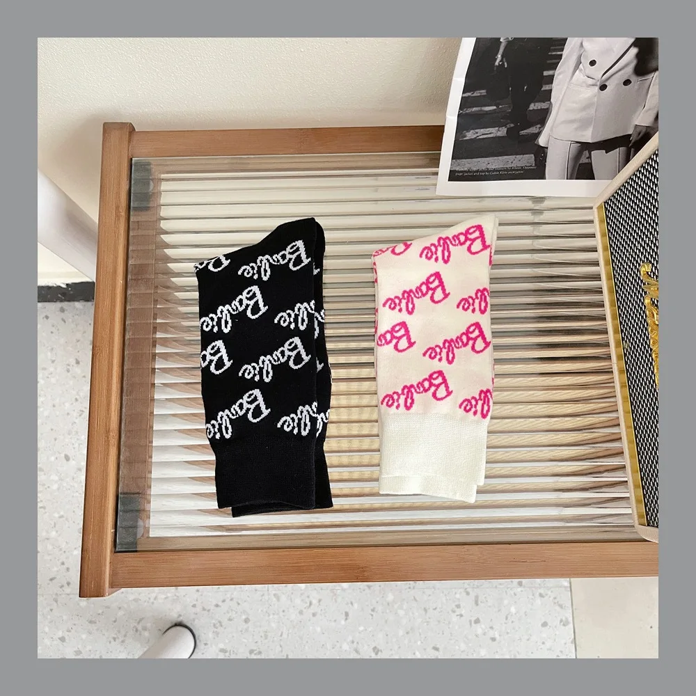 

Fashion Pink Letter Embroidered Lolita Cute Socks Wholesale Cotton Trendy Sports Knitted Medium Tube Socks