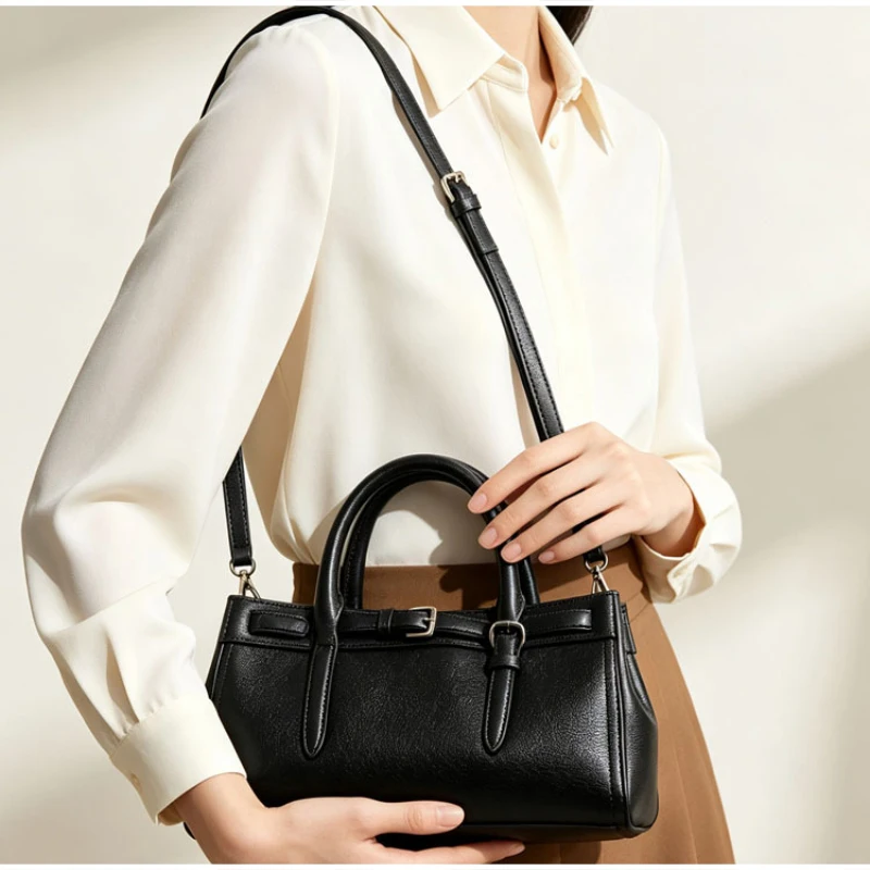 Gürtelschnallen-Verstellbare Umhängetasche, Damen Einfarbige Minimalistische Handtasche, Schwarze Vielseitige Pendler-Arbeitstasche – Detail 7