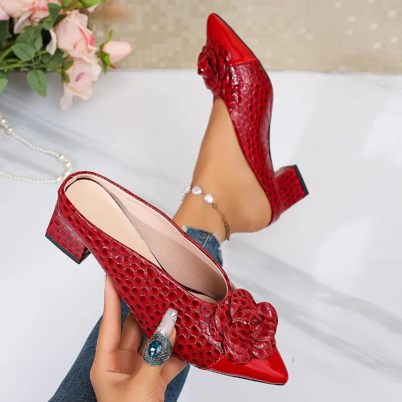 2026 New Crocodile Pattern Pointed Toe Women's Heels Fashion Flower Solid Closed Toe Casual Square Heel Women Shoes Tacones