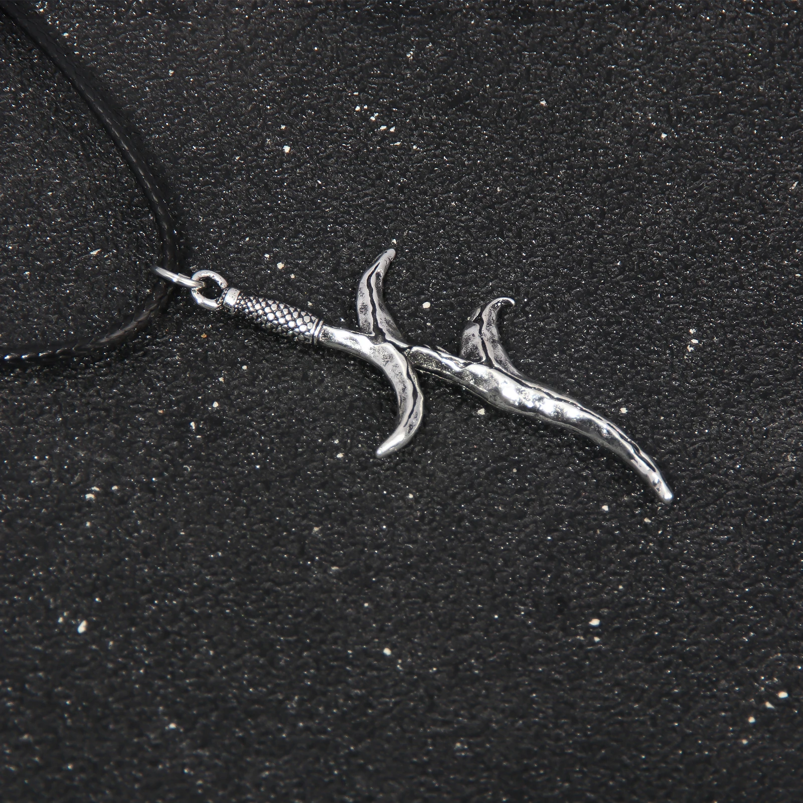 قلادة سكين سوداء مارثا ، قلادة جميلة ، سلسلة ربط لمحبي الألعاب ، قلادة عصرية ، إكسسوارات مجوهرات ، هدايا ، جديدة #1