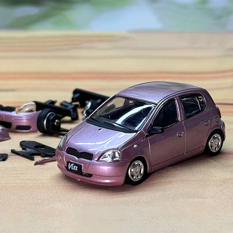 Die Cast 1/64 Scale 1998 Yaris/Echo/Vitz 5-door Alloy Car Model