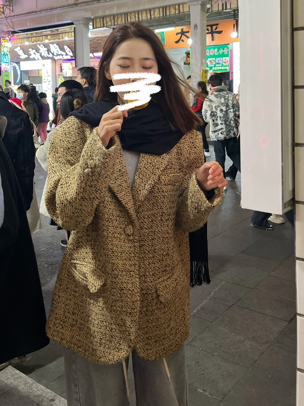 

Жакет из твида бежевый женский осенний ретро винтажный классический традиционный изящный элегантный женственный светский универсальный