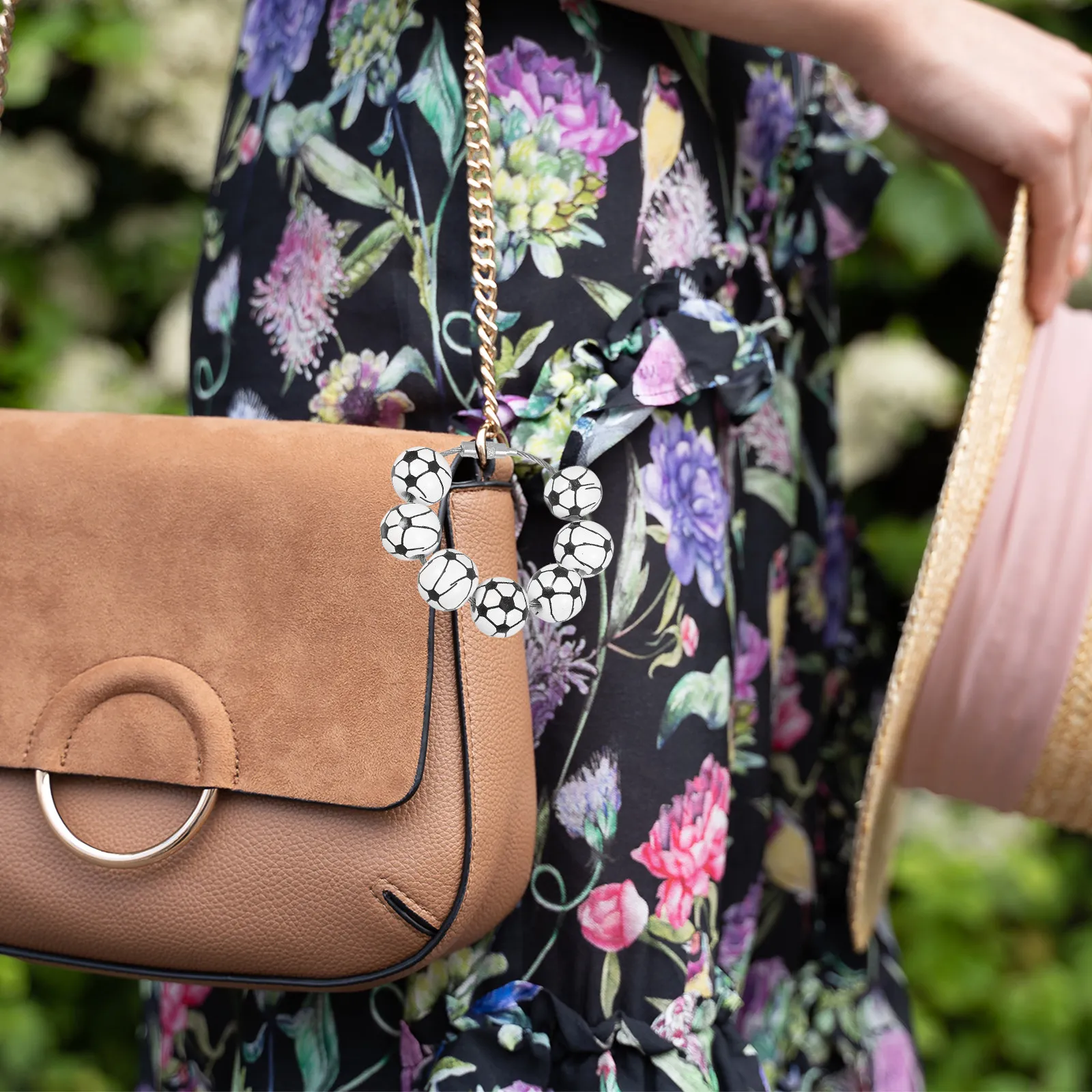 

Подвеска-шарм для пляжной сумки в виде футбольного мяча, деревянная, с бусинами, тематическое украшение для браслета, уникальный аксессуар для пляжной сумки-тоут