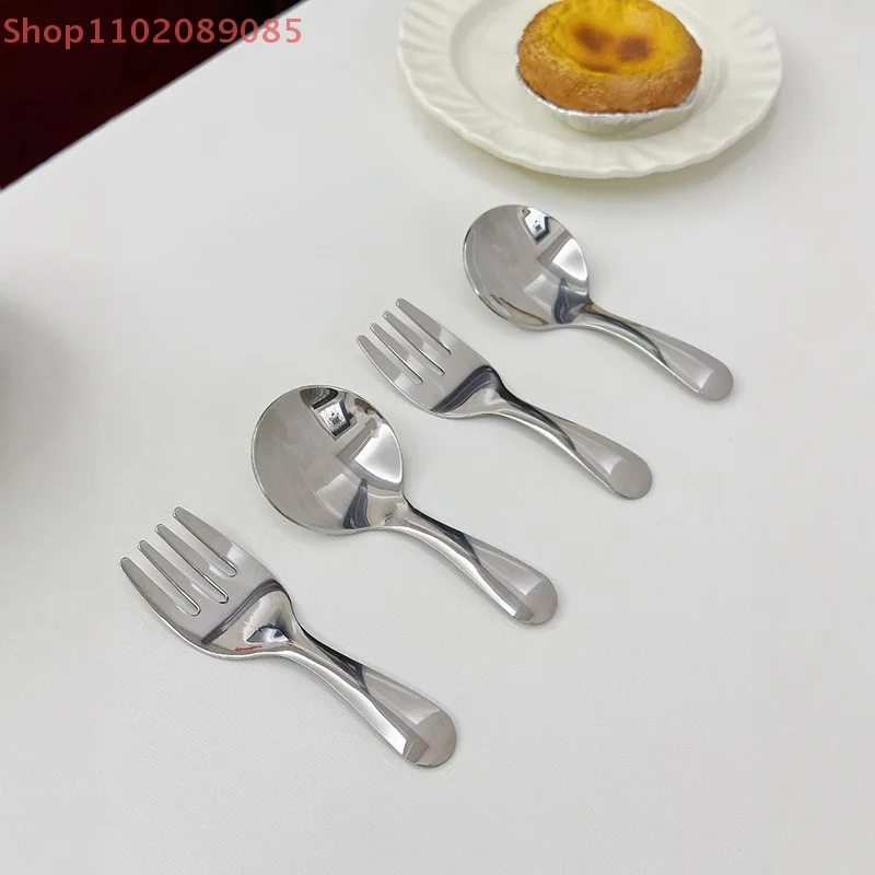 

Elegant Net Red Golden Dinner Spoon; Long Handle Stainless Steel Round Kitchen Accessory
