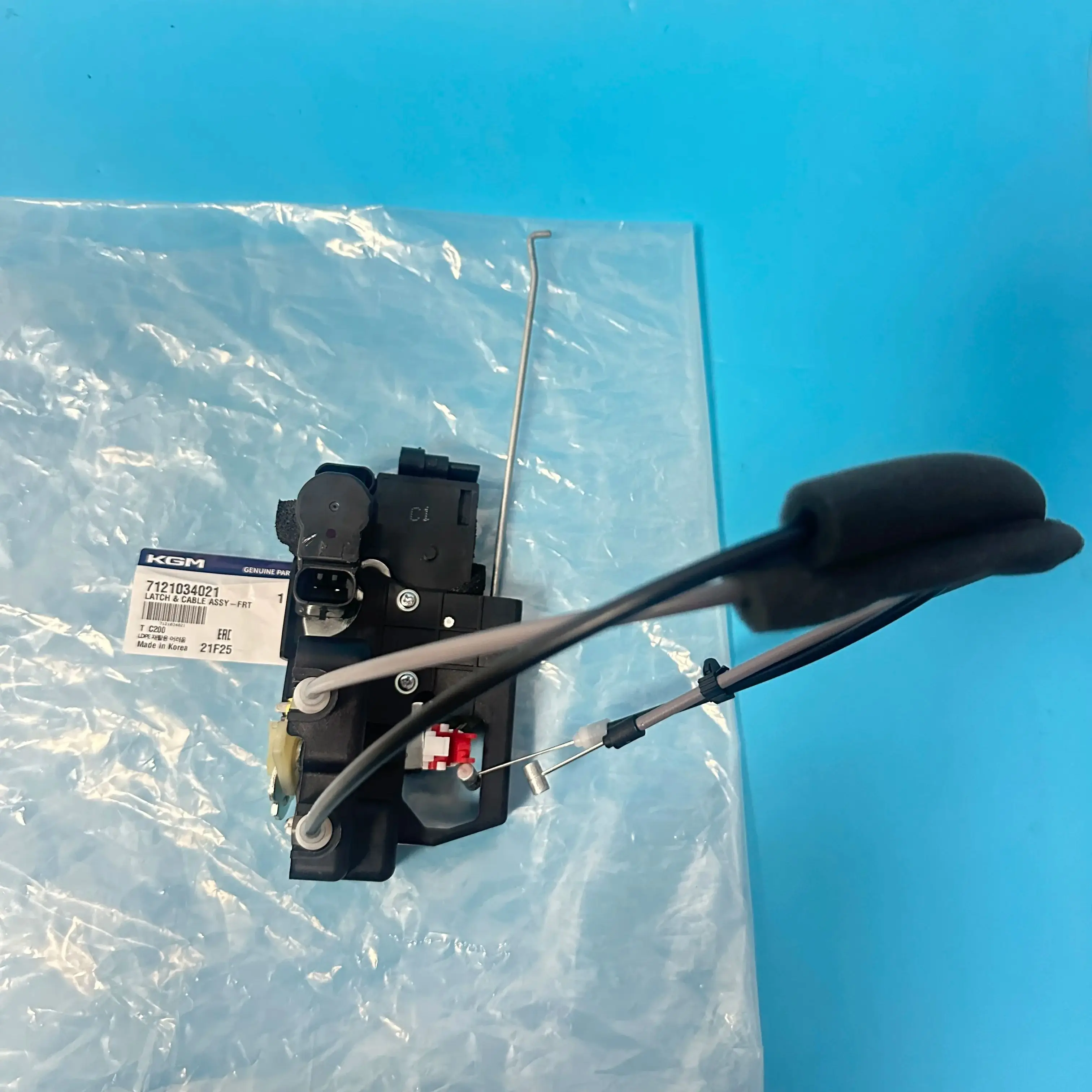 

Оригинальный привод защелки передней левой двери LH 7121034021 для Ssangyong Korando C New Actyon