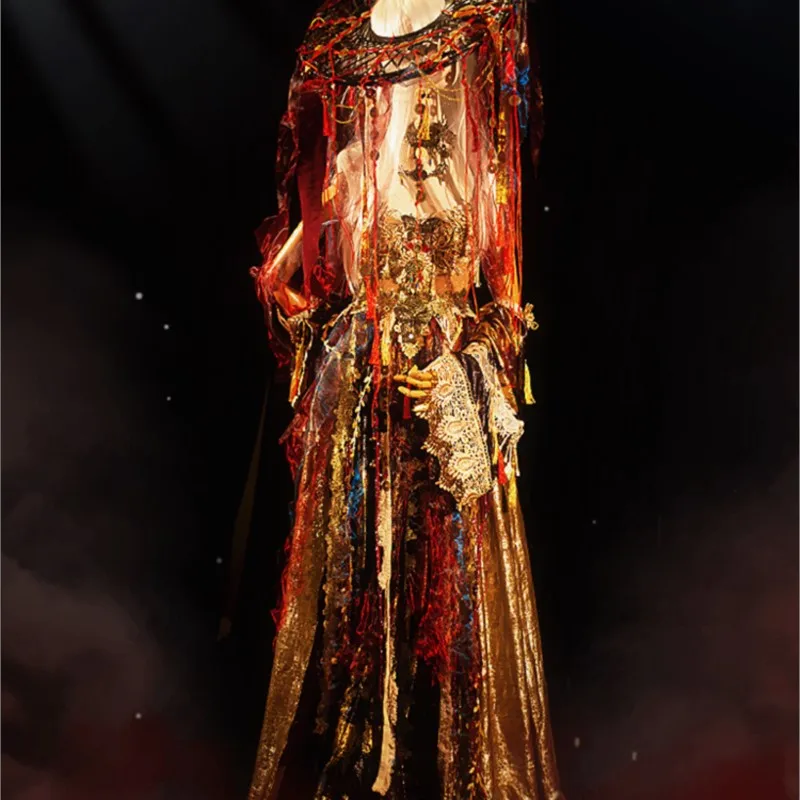 

Exotic style goo halter slits long dress photography and photo theme live performance