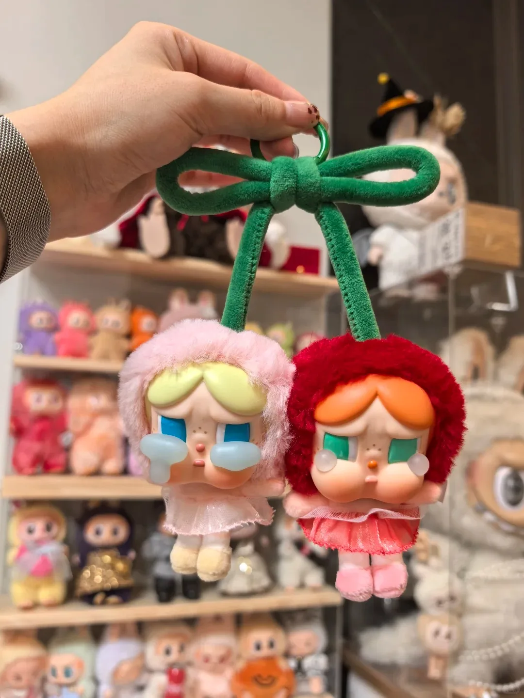 

POP MART Crybaby Crying for Love Series слепая коробка подвесная карточная игрушка для коллекции украшения дома подарки-сюрпризы на складе