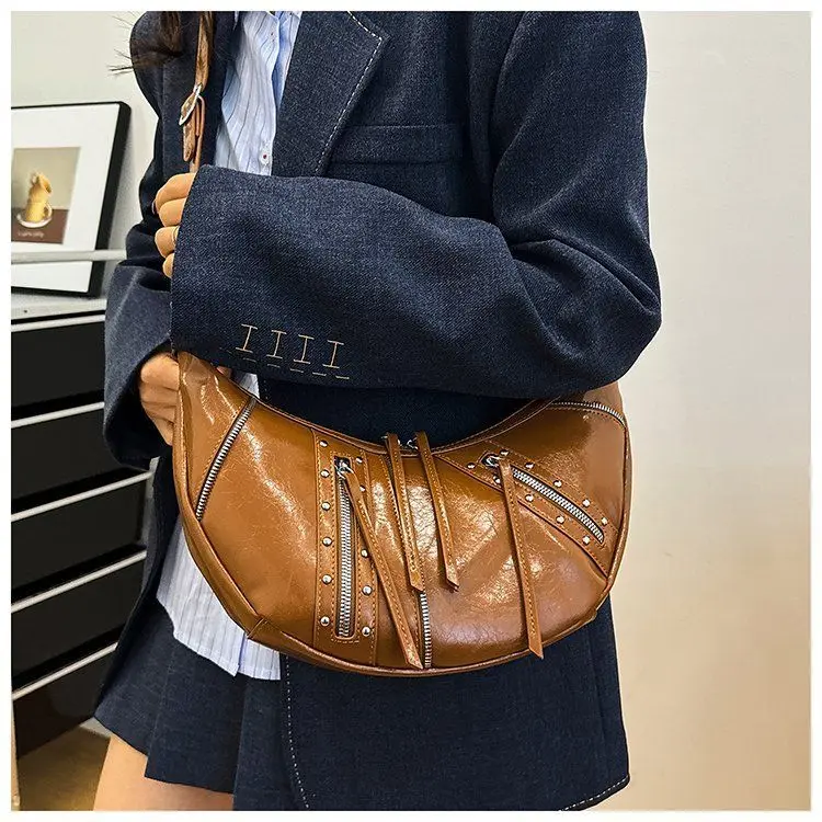 حار فتاة خمر برشام حمل المرأة فاسق جلدية سعة كبيرة نصف القمر حقيبة كتف السيدات الموضة العصرية Y2k حقيبة كروسبودي جديد #4