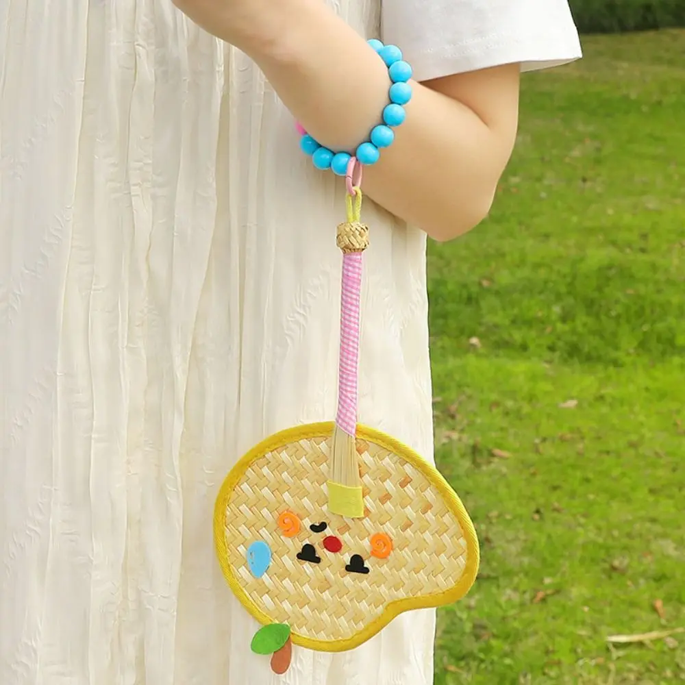 

Hand Cranked Cute Pu Fan Handmade Colorful Banana Fan Durable Vintage Bamboo Weaving Fan Gift