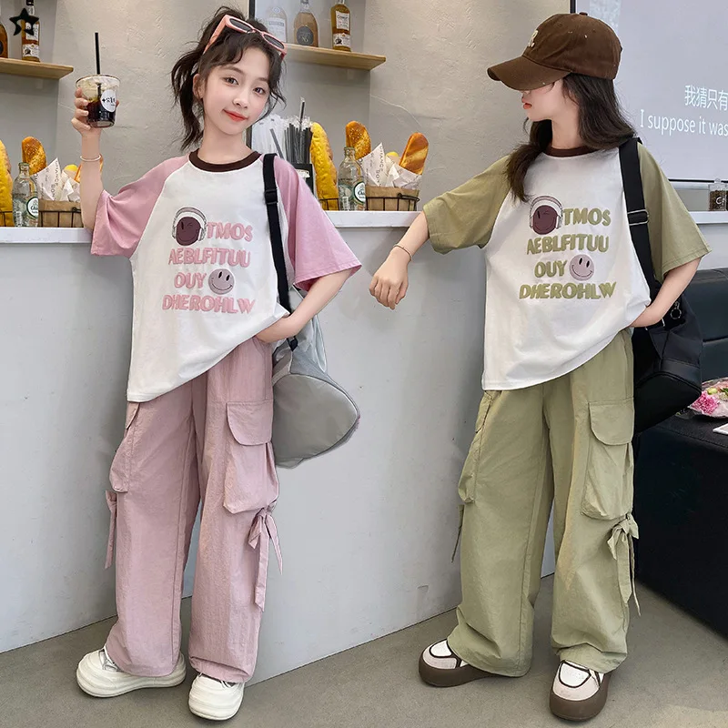 طقم تي شيرت وسروال كارجو بأكمام قصيرة مطبوع عليه حروف للفتيات، طقم وصول جديد للمراهقين، ملابس صيفية عصرية للفتيات