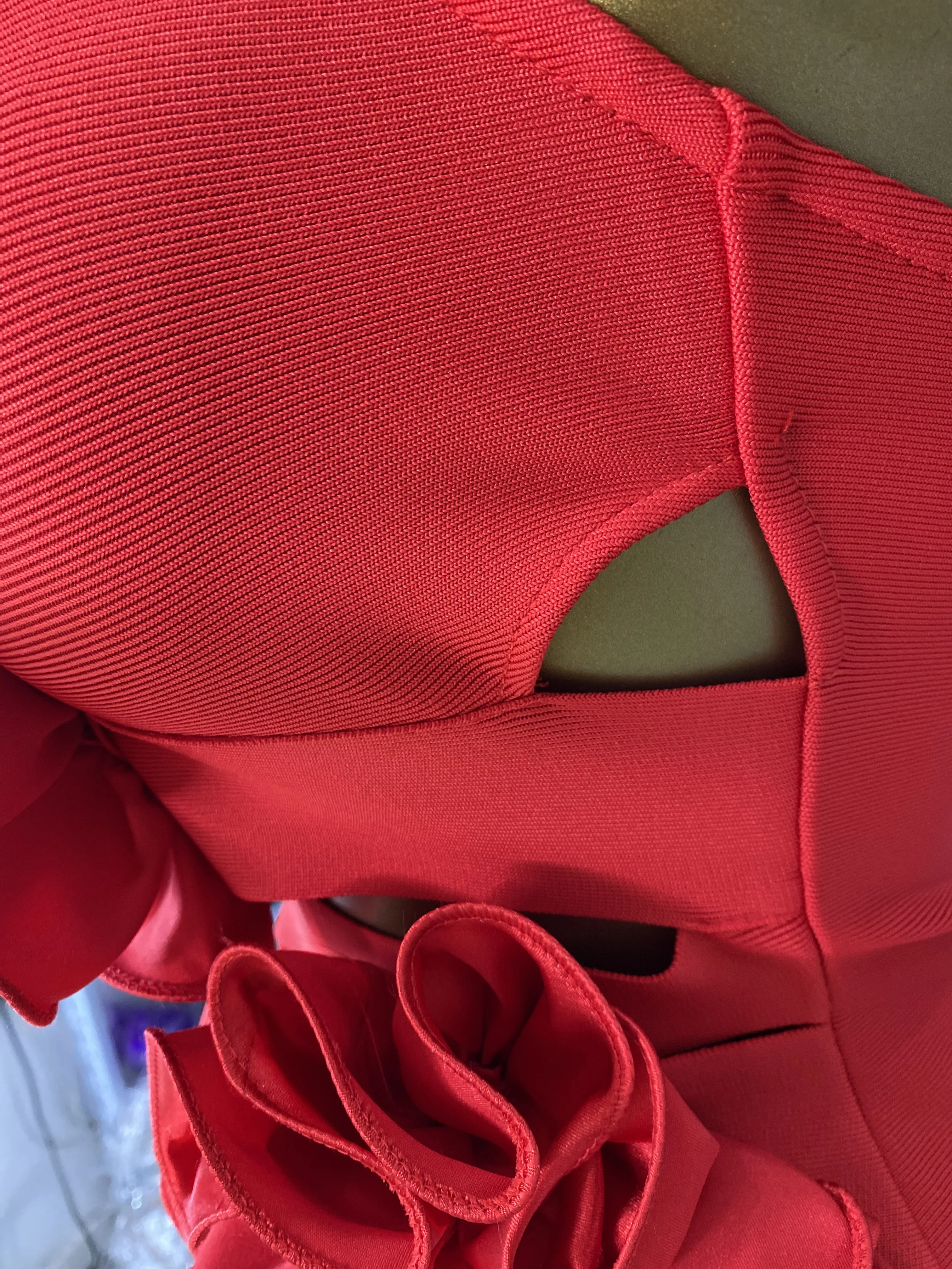 2025 ฤดูร้อนสีแดงผ้าพันคอยืดหยุ่นสปาเก็ตตี้สายคล้องคอ V คอ Appliques ตัด Bodycon MINI Celebrity Evening Club PARTY Dresses