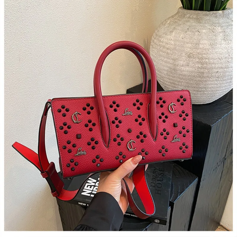 

2025 Hollowed-out Tote Bag, Celebrity Style Shopping Bag, Large-capacity Single-shoulder Underarm Crossbody Women's Bag