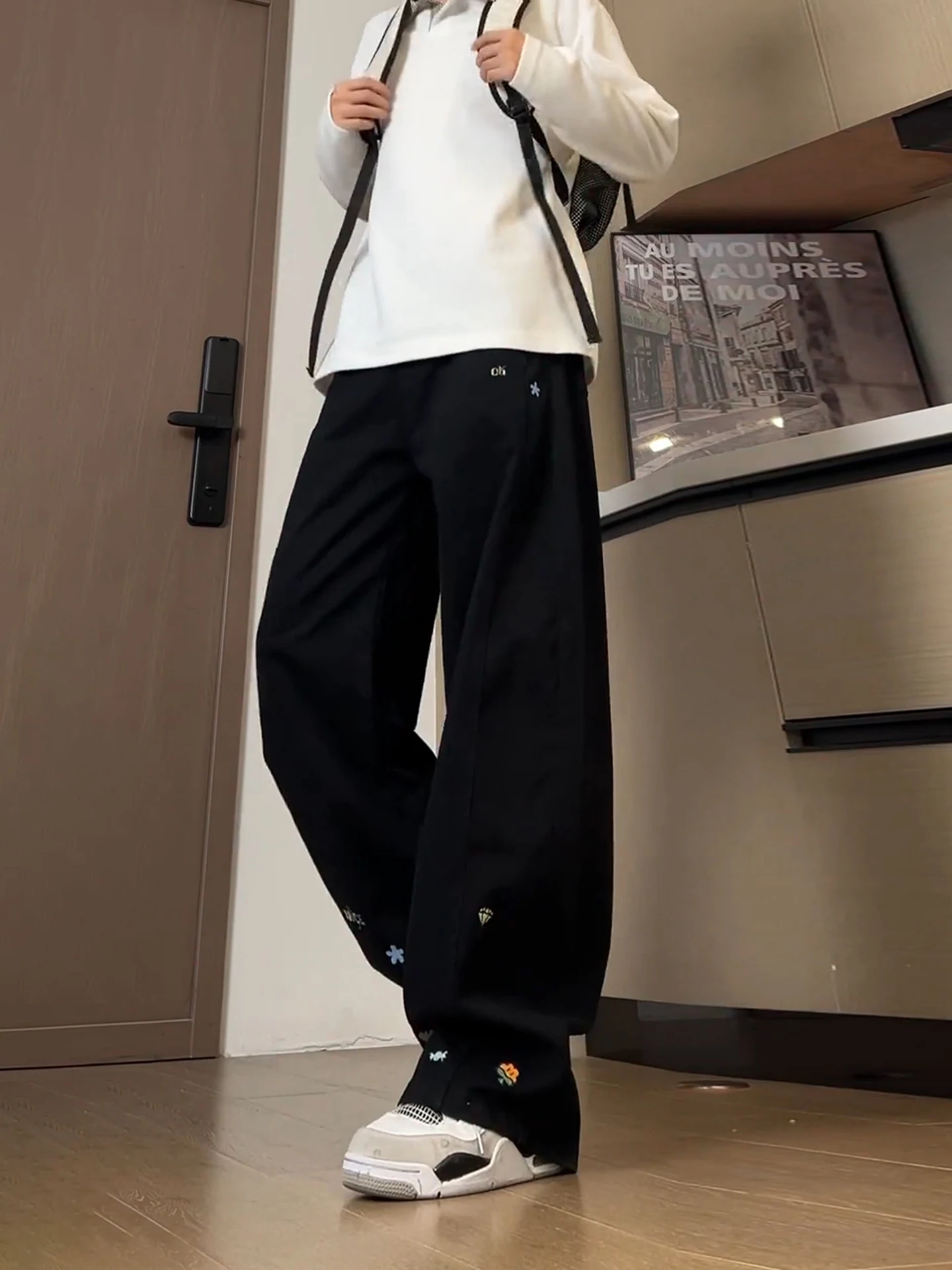 

Мужские осенние джинсы с мультяшной вышивкой, расклешенные, в американском уличном стиле, прямые широкие брюки с высокой талией, удлиненные брюки-«ножи»