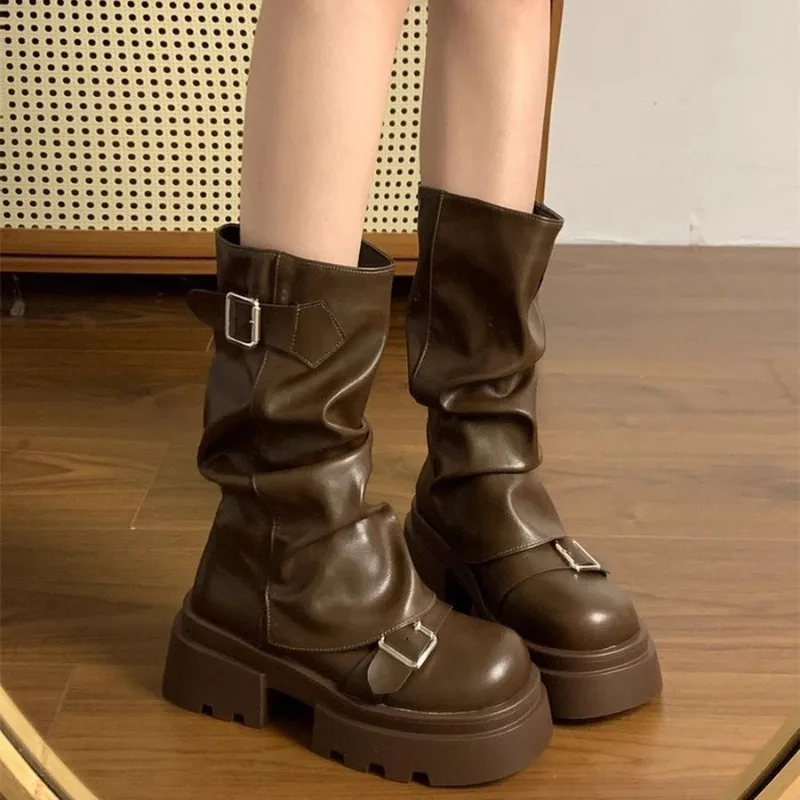 Botas cortas de fondo grueso para Mujer, zapatos de plataforma de estilo callejero, Botas negras de otoño e invierno, Botas plisadas con aumento de altura para Mujer