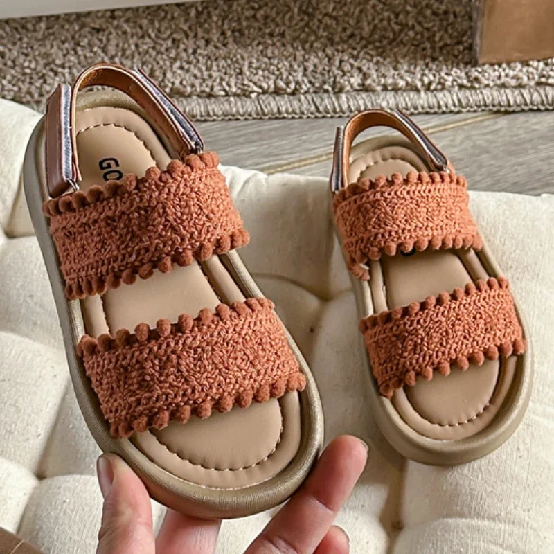 Zapatos para niños, sandalias de verano para niñas, antideslizantes, suela blanda, versátiles, sólidos, coreanos, dulces zapatos de princesa, sandalias de playa