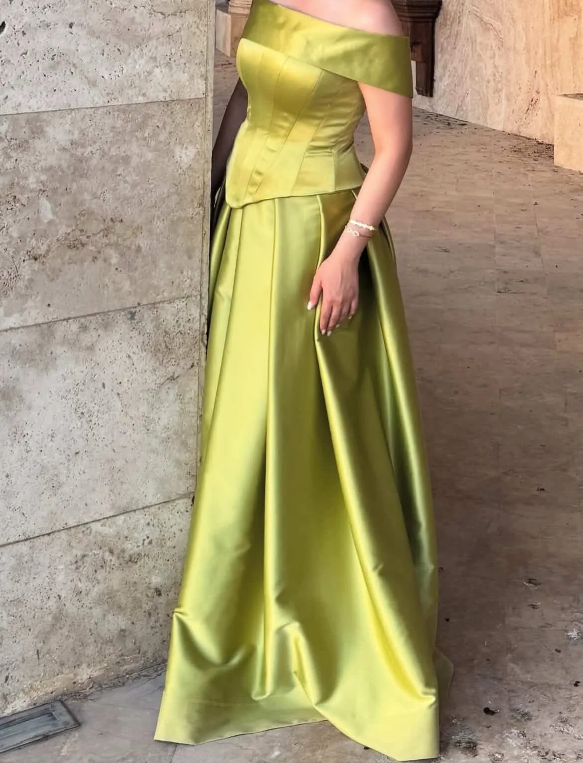 

Customized Elegant Evening Party Prom Gown Green Off-Shoulder Floor Length Dress Women Satin Structured Corset A-line Formal
