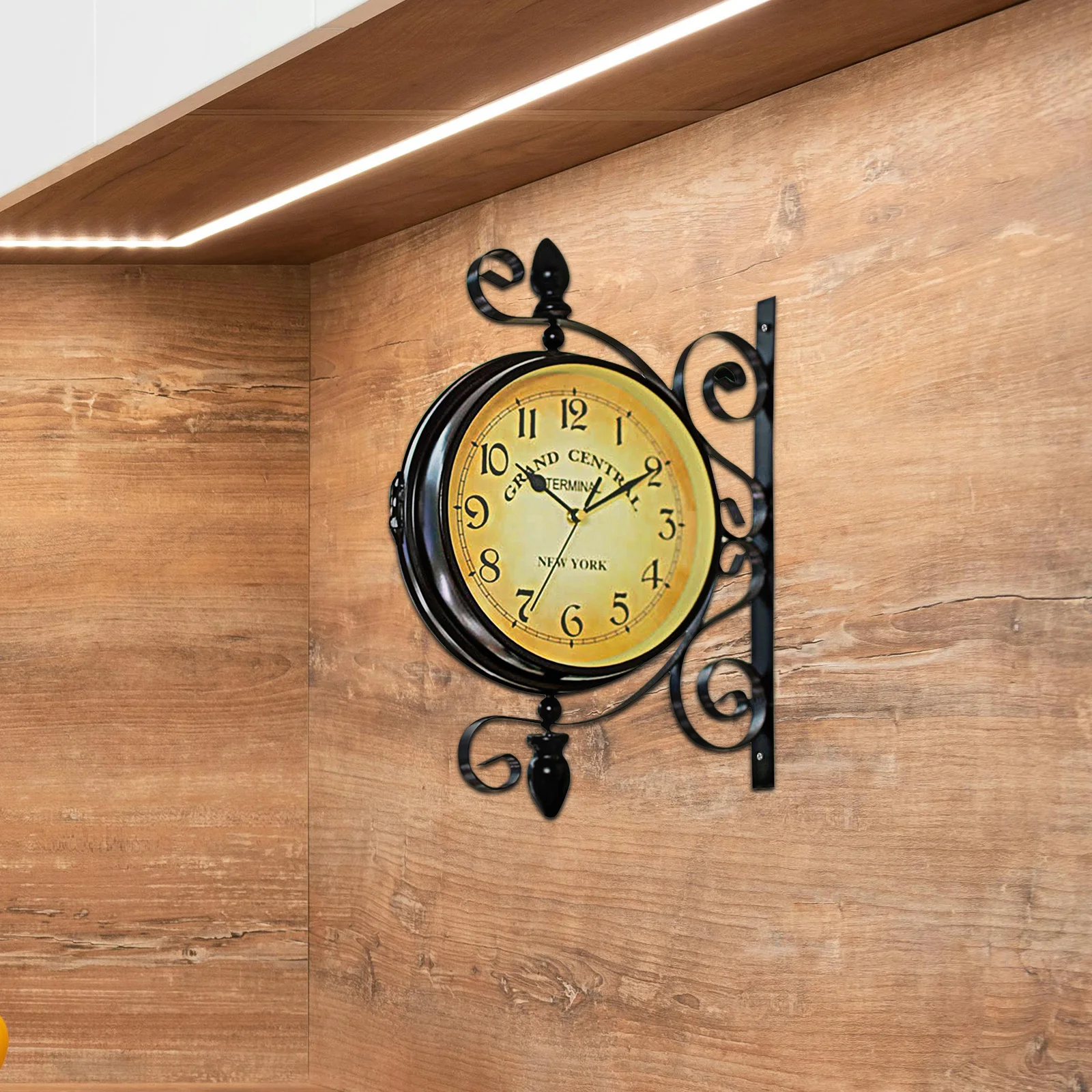 

Vintage Double Sided Clock with Iron Case 360 Rotating Silent Operation Retro Wall Decor for Porch Hallway Living Room Kitchen