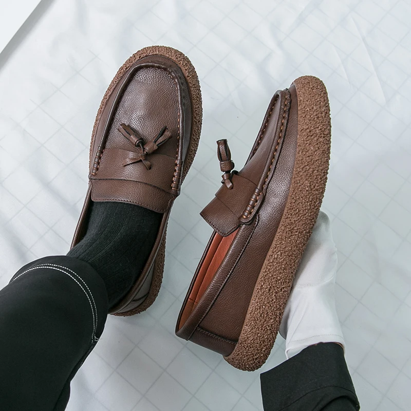 Spring Fashion Brand Patent Leather Shiny Surface Stepping Tassel Loafers Men's Comfortable Anti Slip Hairstylist Leather Shoes
