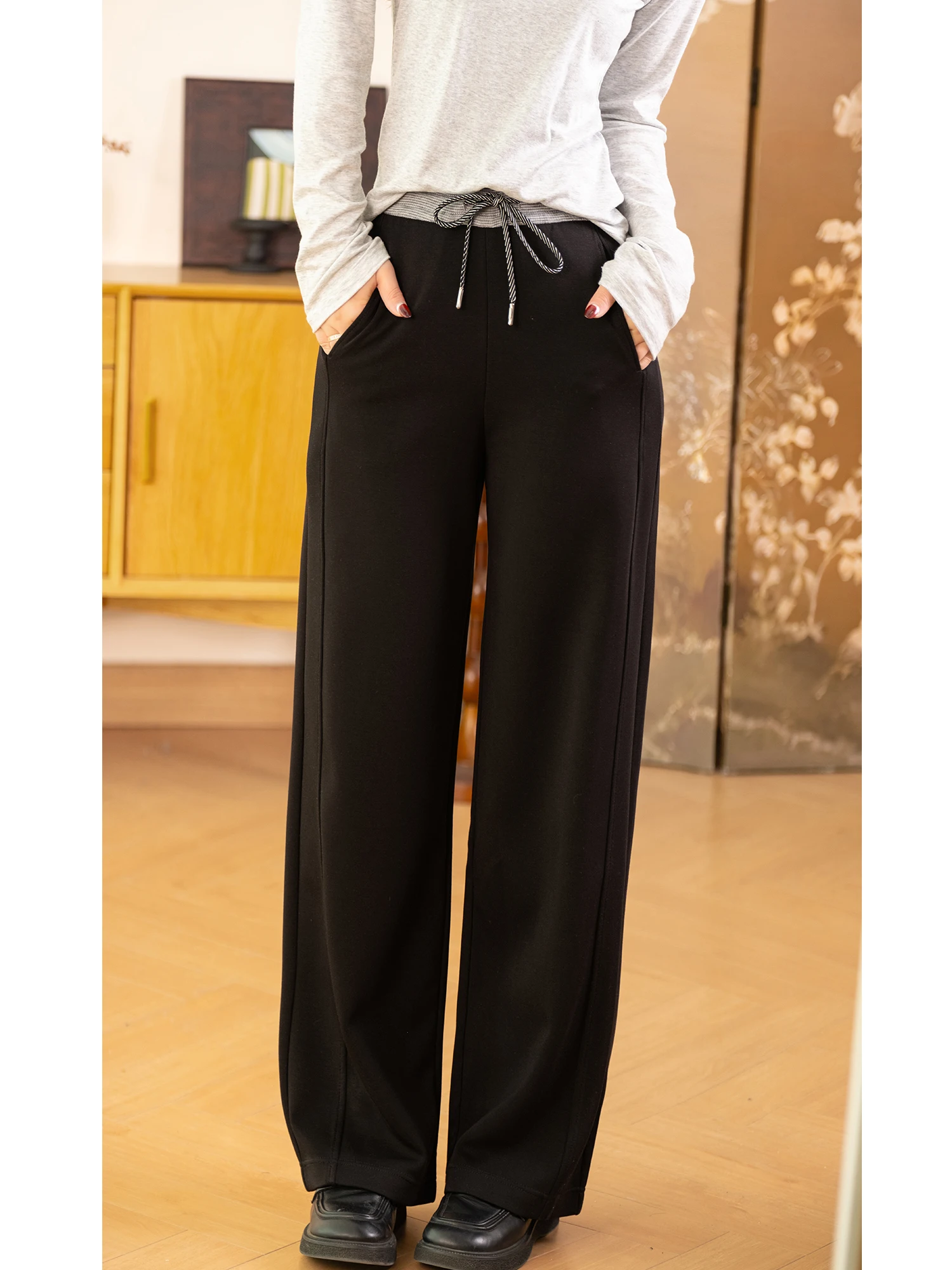 

Женские повседневные брюки Slim Fit из трикотажа с прямыми штанинами, эластичным поясом, гладкой драпировкой, цветными вставками и высокой эластичностью