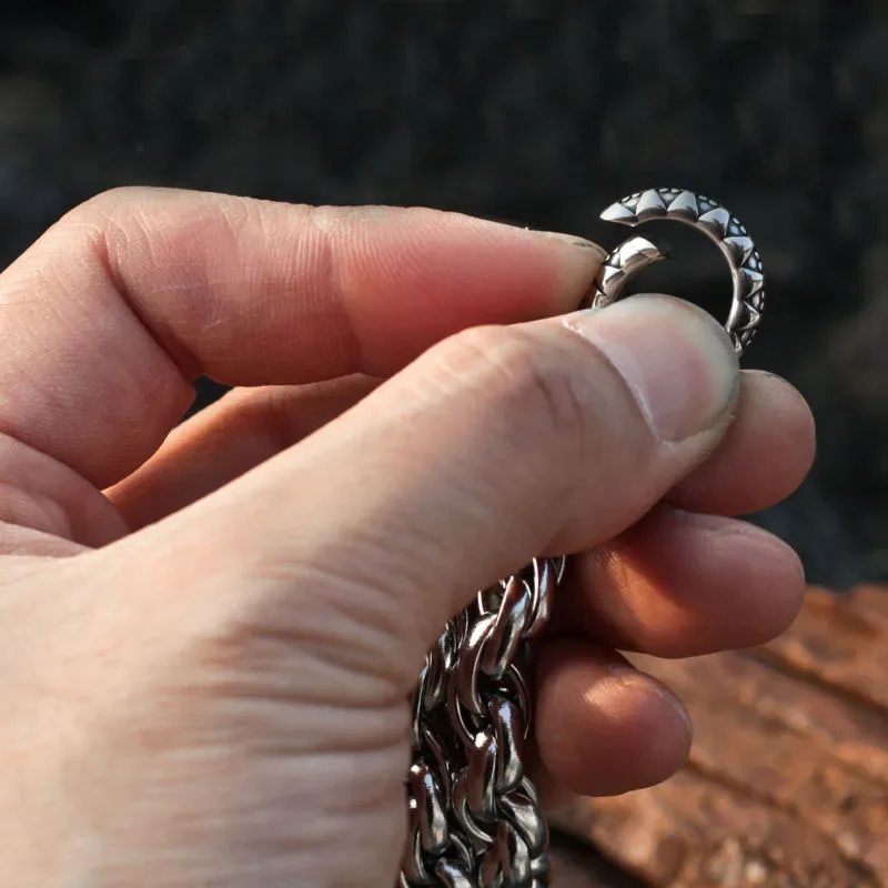 Collana di marca Mantra Buddha a sei caratteri Catena sospesa in acciaio al titanio Strumento per catena di autodifesa portatile retrò per esterni