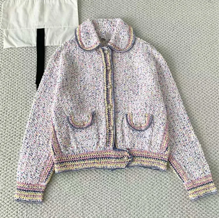 

Индивидуальные новые зимние стили 2025 года, европейская и американская женская одежда, розовый модный вязаный кардиган с длинными рукавами, свитер