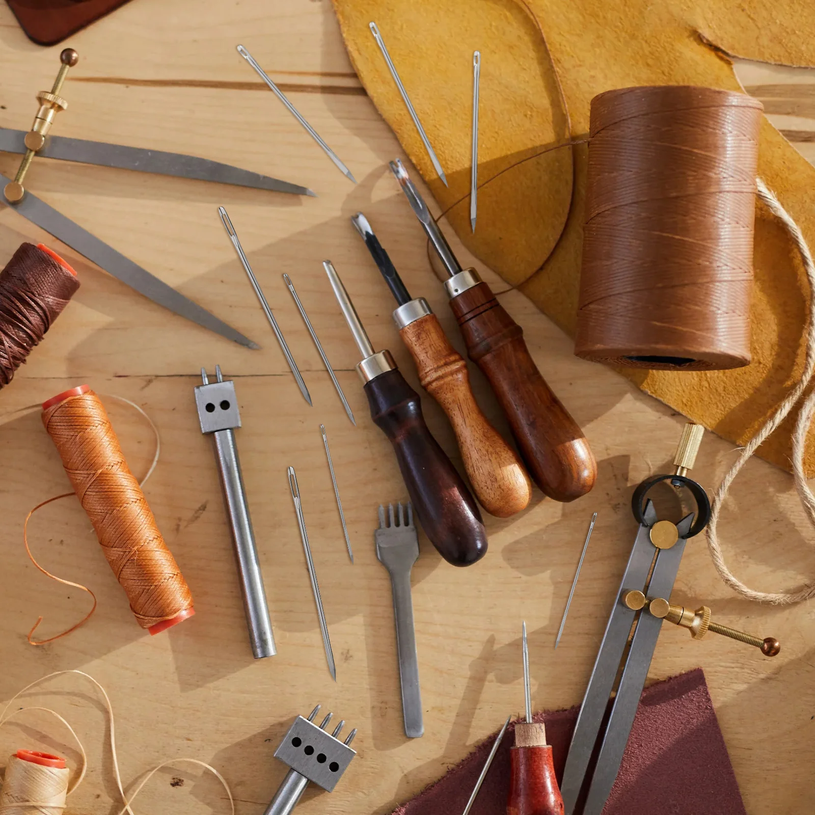 

20Pcs Stitch Needle Set Premium Leathercraft Needles with Triangular Tip for Sewing Knitting Handicrafts 4 Size Mixed Orange Lid