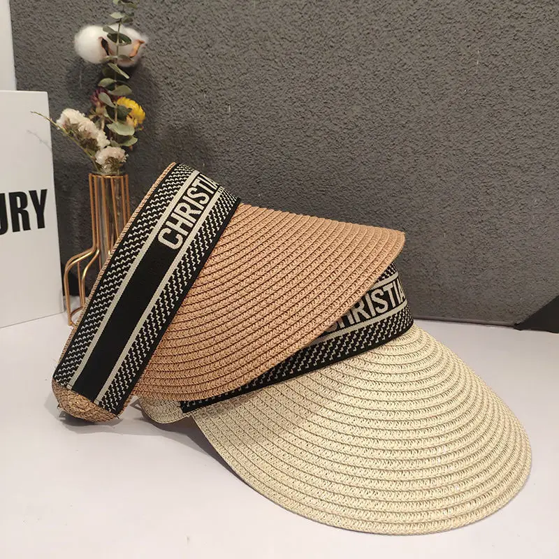 Fashionable summer women's sun hats, fashionable sun shading straw hats, beach hats, travel essentials
