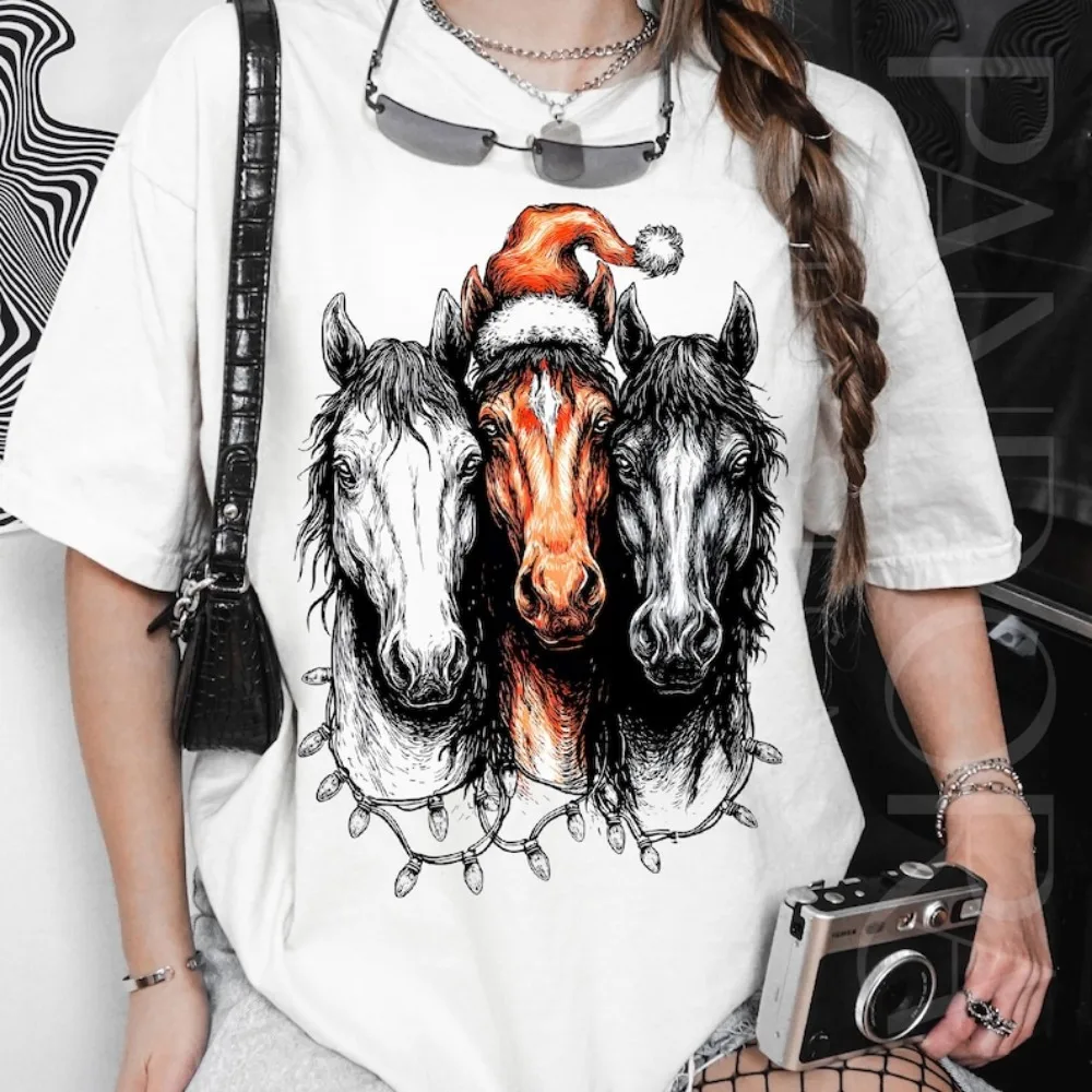 عيد الميلاد السنة الجديدة الحصان المرأة فريد الإبداعية الشتاء التي شيرت سانتا قبعة مصابيح عطلات البلد عيد الميلاد ديكور الشارع الشهير Y2K تي شيرت #1