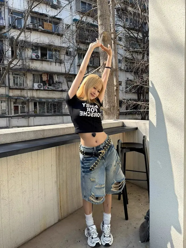 2025 otoño nueva personalidad rasgado cinco puntos pantalones cortos de mezclilla mujeres hasta la rodilla cintura alta pantalones vaqueros holgados mujeres