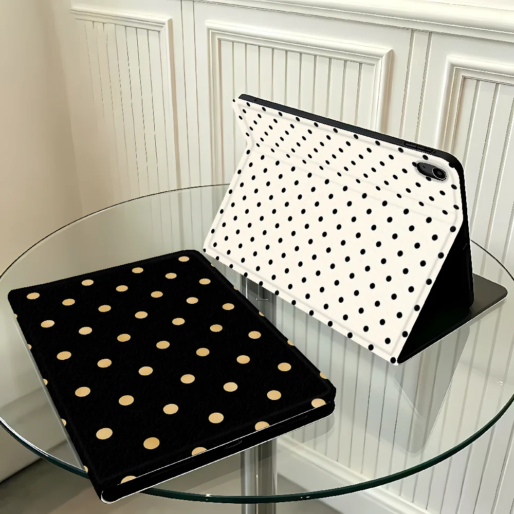 Black Dot Pattern Print Case for Apple iPad 10th 7/8/9th Air 11 13 M4 M3 M2 A16 2026 Pro11 13 with Pencil Slot Air 4/5/6th