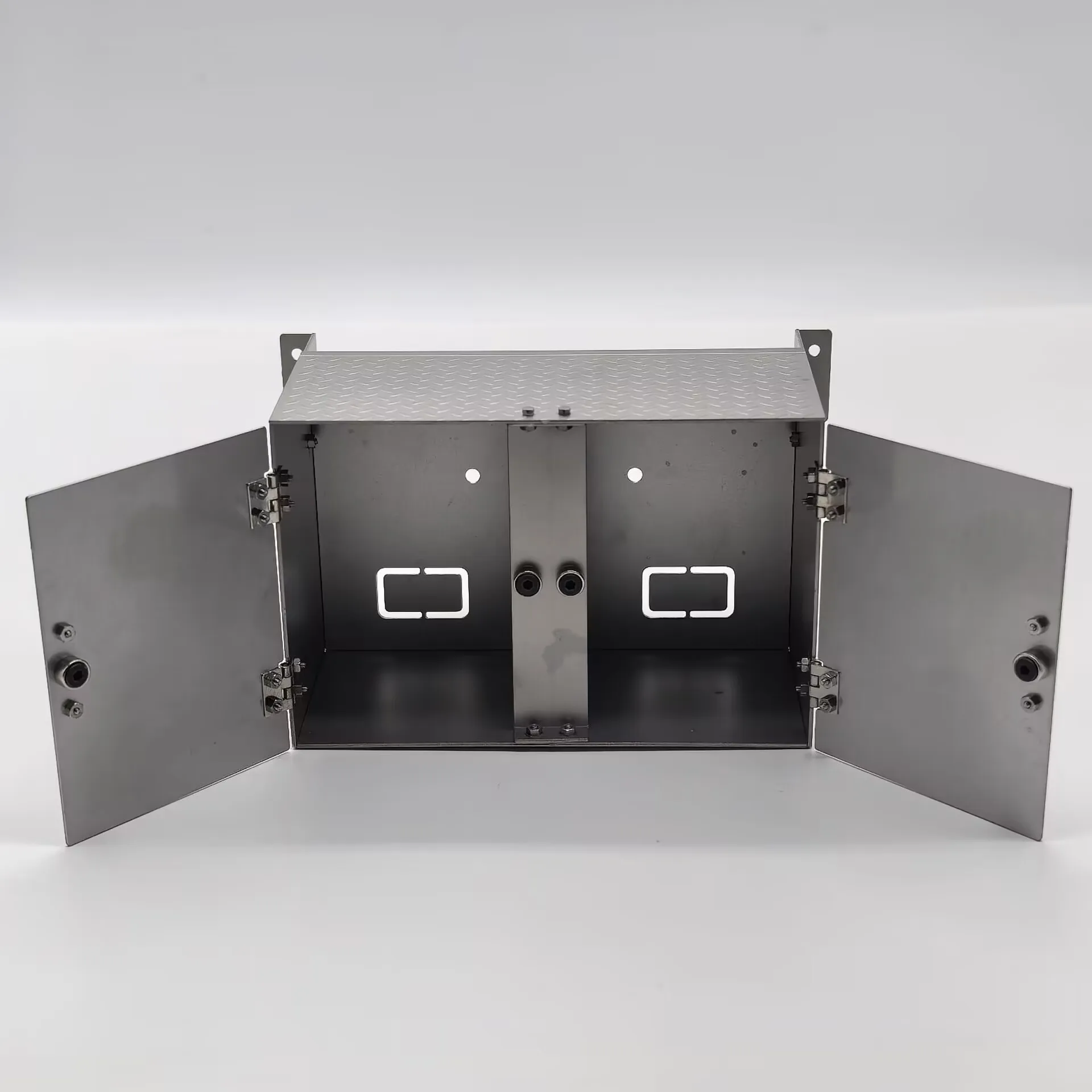 1 Satz RC-Werkzeugkasten 90 mm Scaleclub für Tamiya 1/14 LKW-Aufbau aus Metall mit Anti-Rutsch-Muster DIY-Teile – Detail 2
