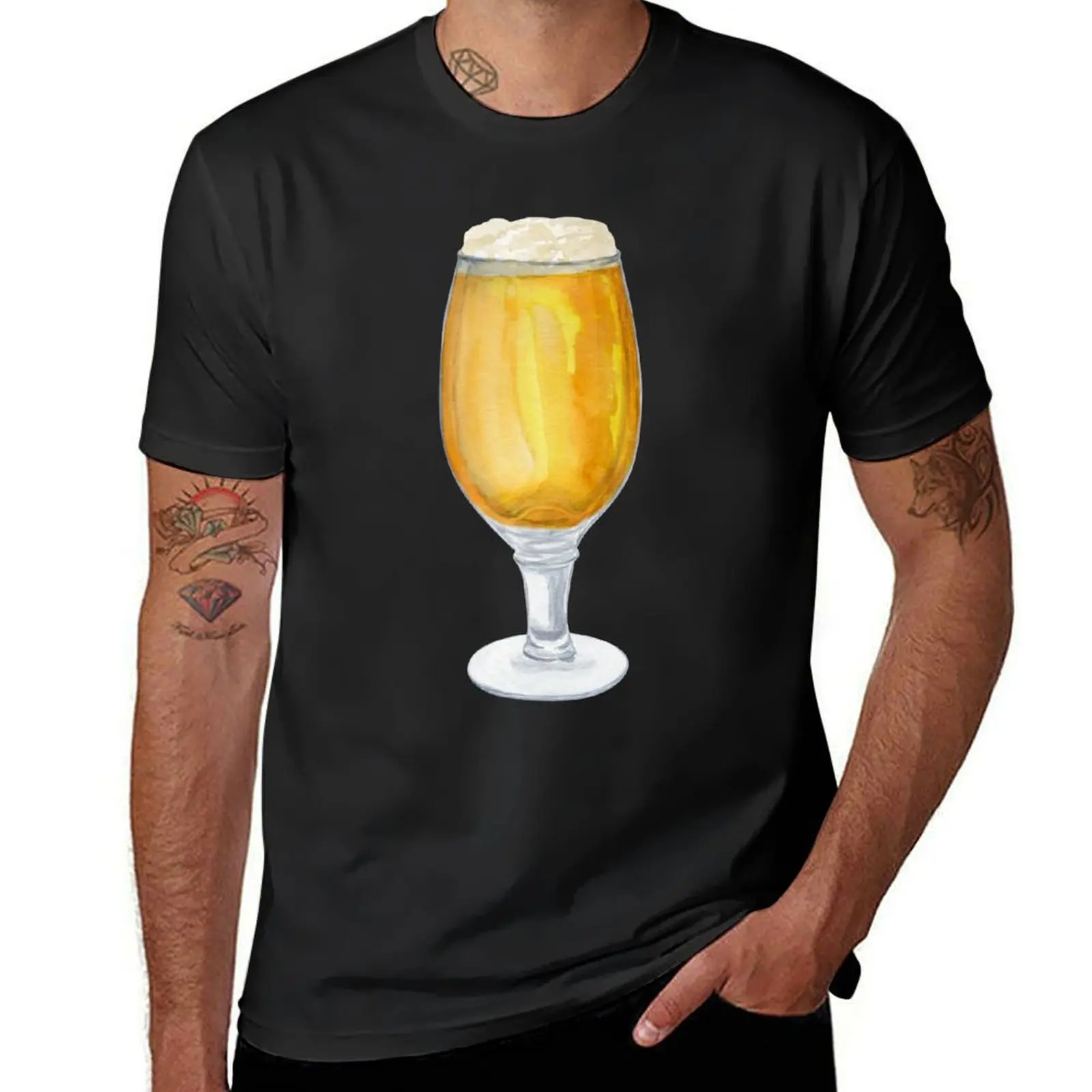 Vaso dibujado a mano con cerveza y espuma, festival de cerveza, ilustración de acuarela. Acuarela Día Internacional de la cerveza Camiseta